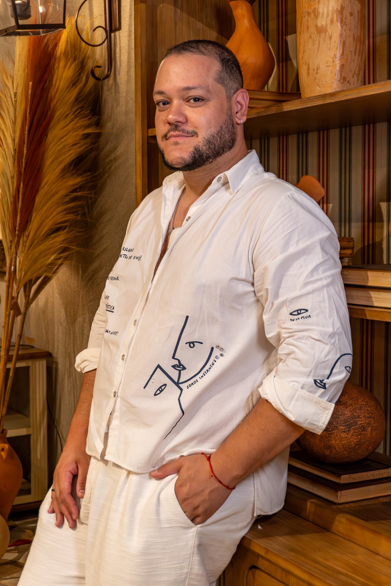 Retrato de Gabriel Bota no studio